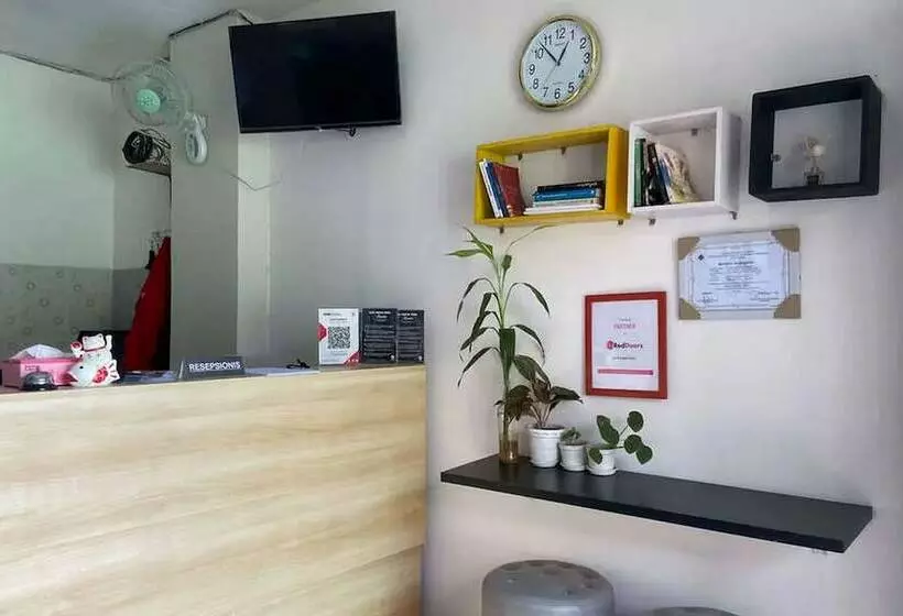 ペンション Reddoorz Near Rsud Margono Purwokerto 3