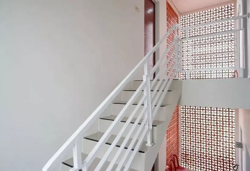 ペンション Reddoorz Near Rsud Margono Purwokerto 3