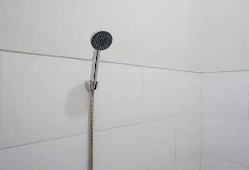 ペンション Reddoorz Near Rsud Margono Purwokerto 3