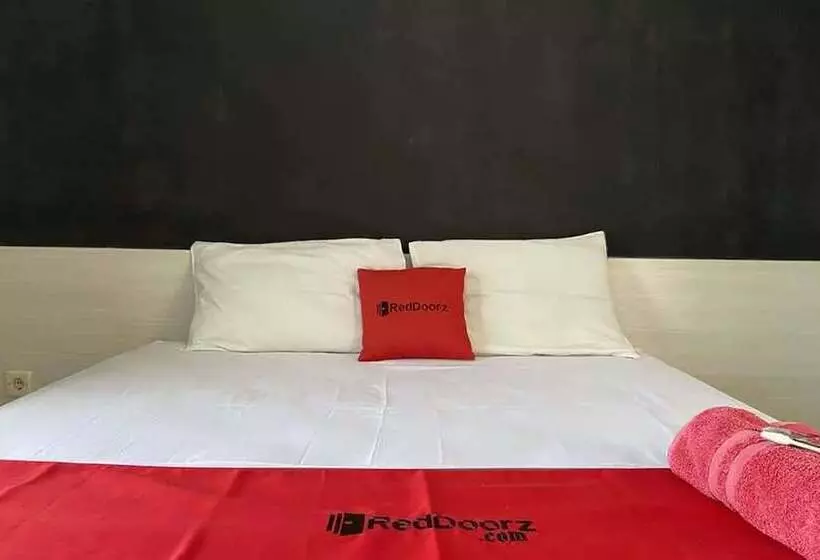 ペンション Reddoorz Near Rsud Margono Purwokerto 3