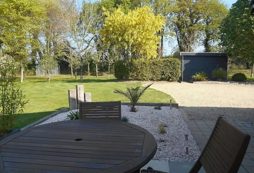 Aamiaismajoitus (B&B) La Douce Escapade