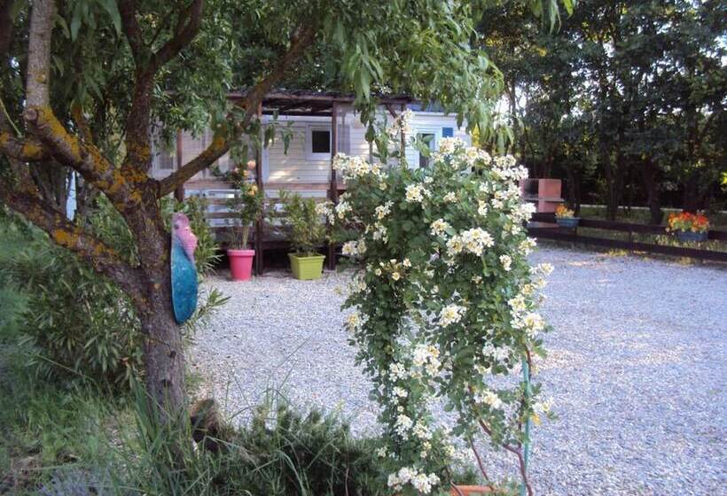 تختخواب و صبحانه La Douloire