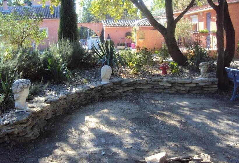 تختخواب و صبحانه La Douloire