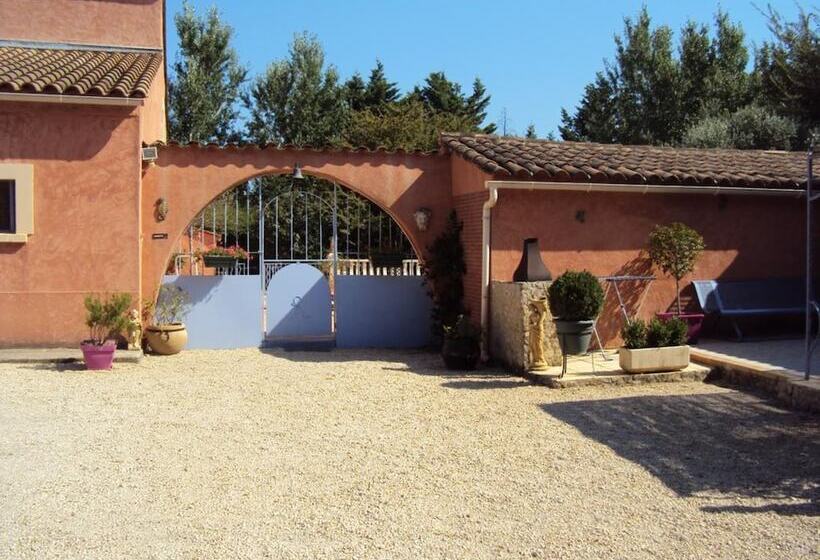 تختخواب و صبحانه La Douloire