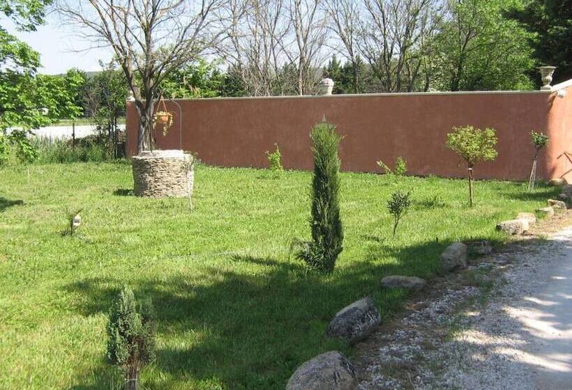 تختخواب و صبحانه La Douloire