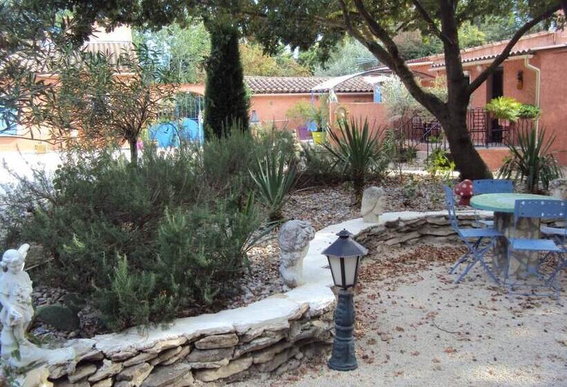 تختخواب و صبحانه La Douloire