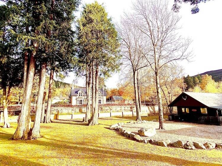 Braemar Lodge Cabins