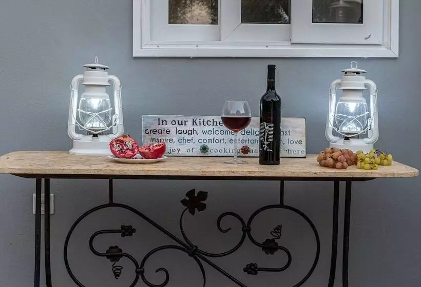 Comfort Stay Airport Studios   Free Shuttle From The Athens Airport