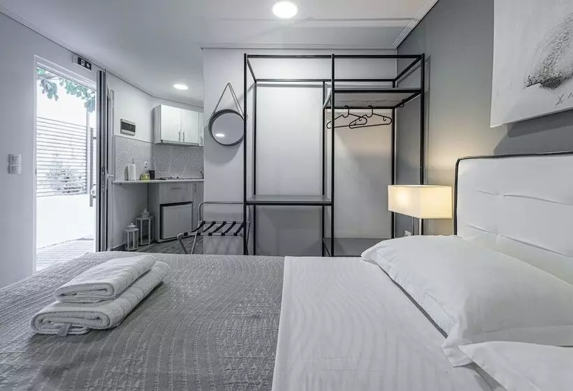 Comfort Stay Airport Studios   Free Shuttle From The Athens Airport