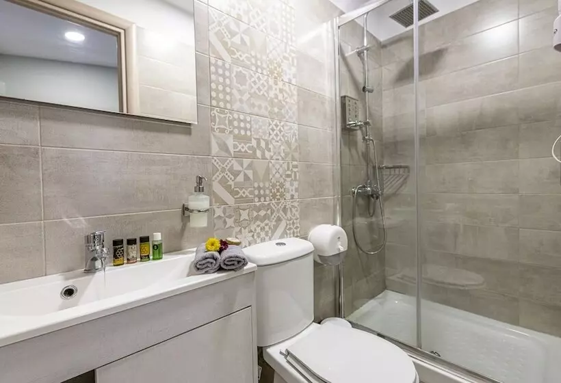Comfort Stay Airport Studios   Free Shuttle From The Athens Airport