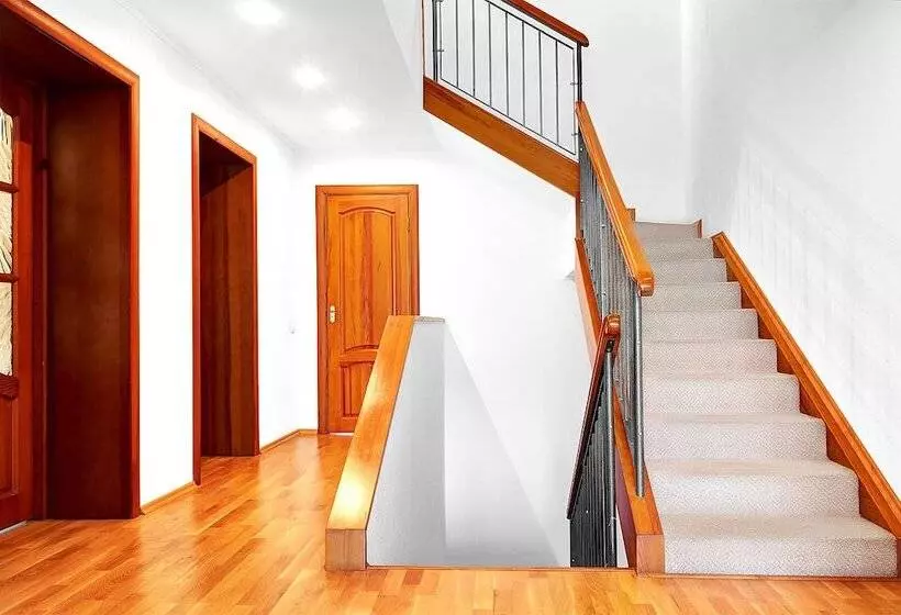 Guest House Home   Hostel