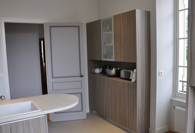 Отель Chateau La France