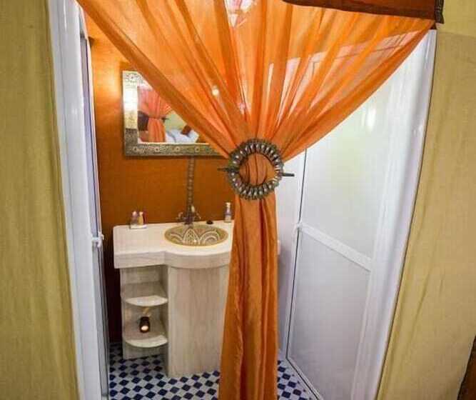 Отель Nomada Desert Camp