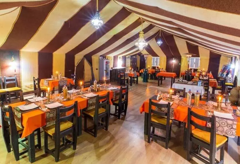 ホテル Nomada Desert Camp
