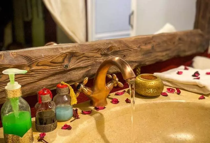 Hotelli Desert Heart Luxury Camp