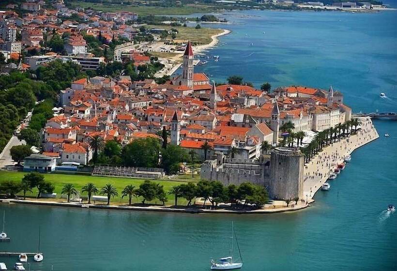 酒店 Happy Camp In Amadria Park Camping Trogir