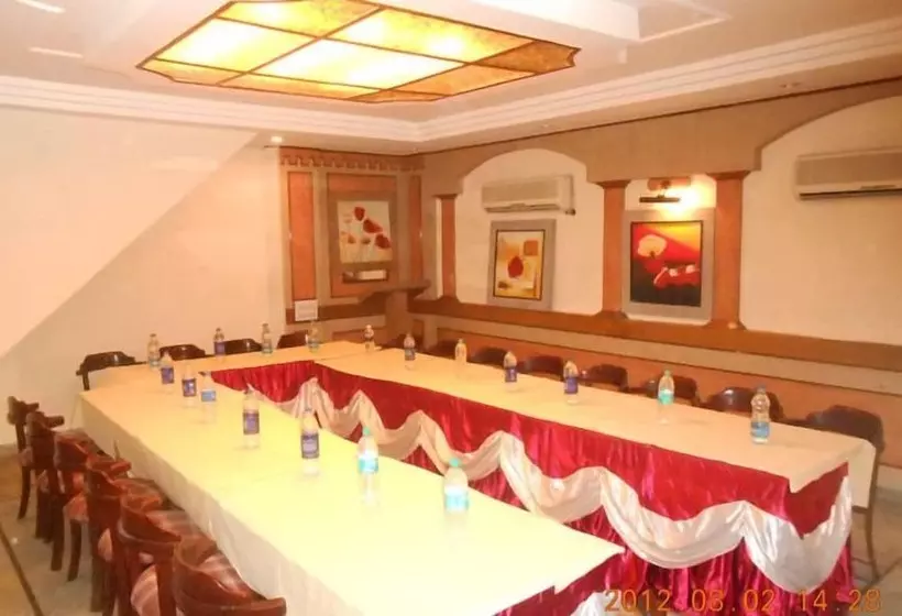 Fabhotel Nanda Nr Ludhiana Junction Railway Station