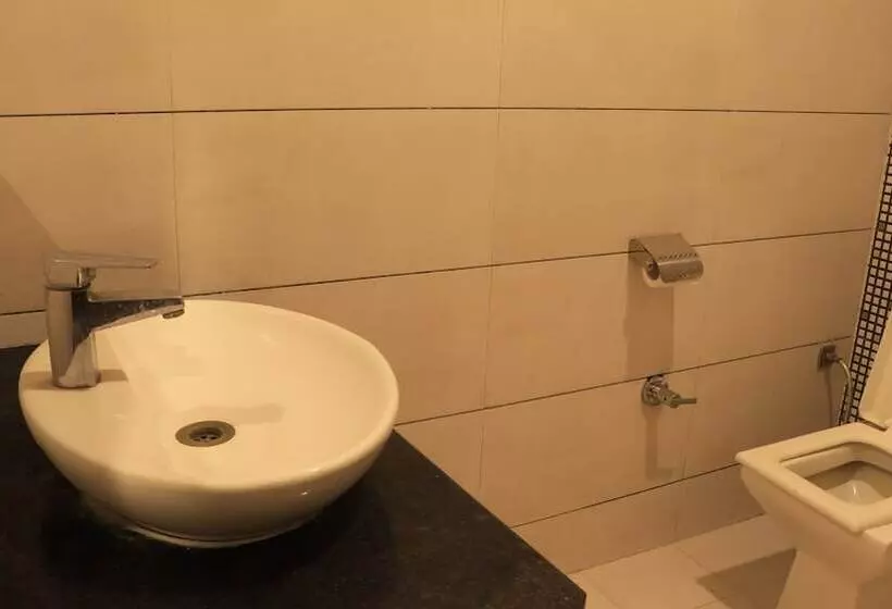 Fabhotel Nanda Nr Ludhiana Junction Railway Station