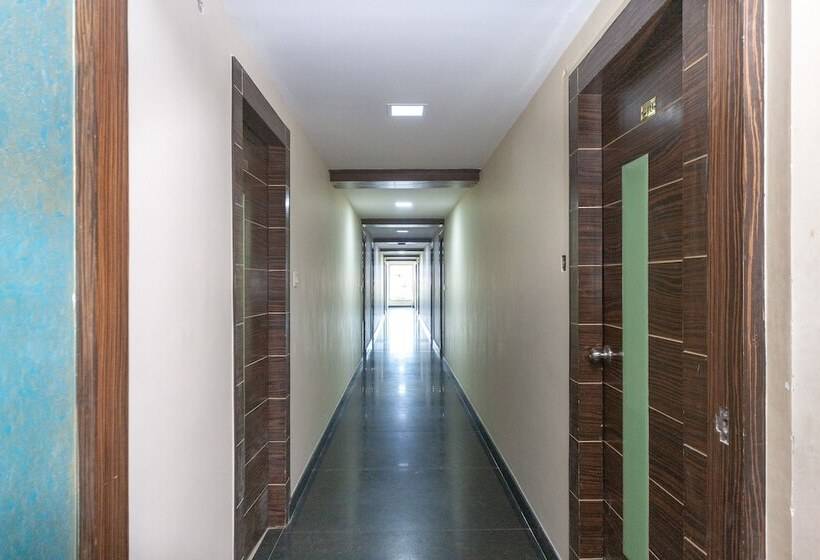 Hotel Oyo 19985 Seven Hills Inn