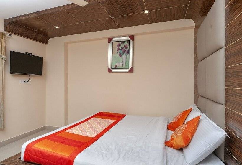 Hotel Oyo 19985 Seven Hills Inn