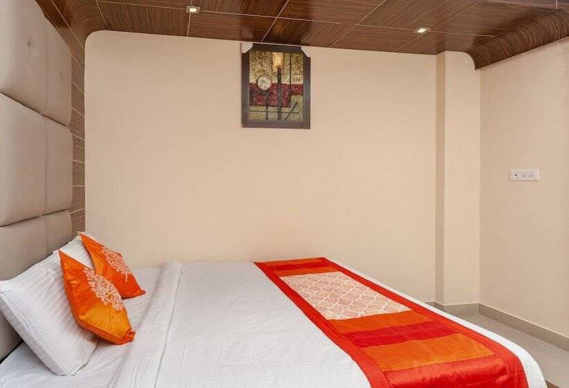 Hotel Oyo 19985 Seven Hills Inn