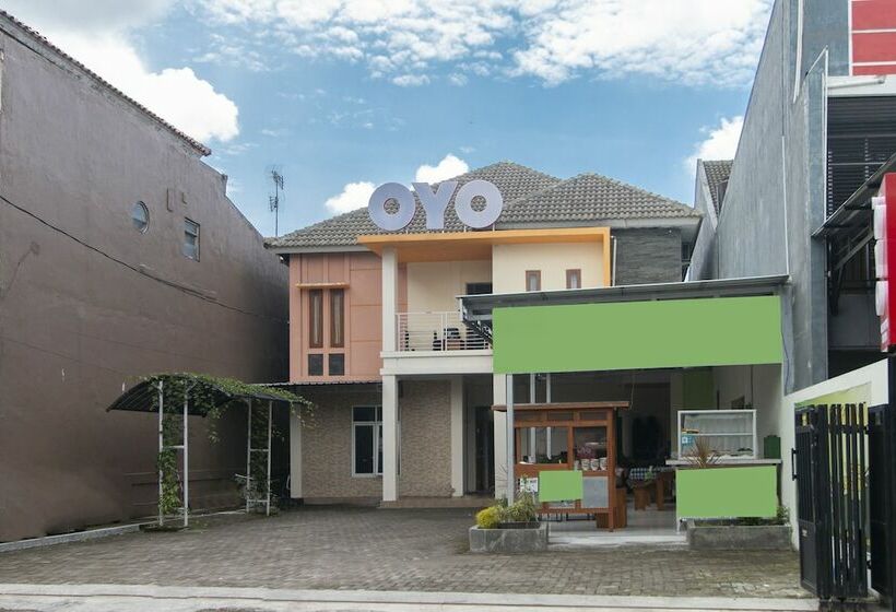 酒店 Oyo 562 Griya Hanum Syariah