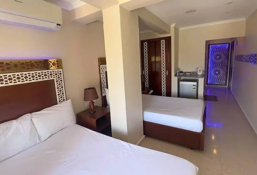 Pyramids Height Hotel & Pyramids Master Scene Rooftop