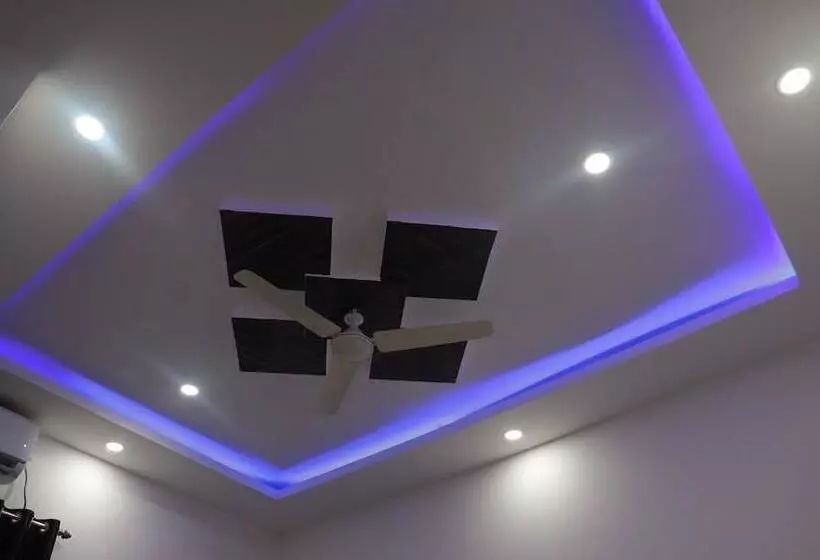 ホテル Suraj Inn