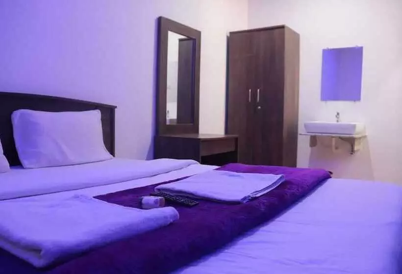ホテル Suraj Inn