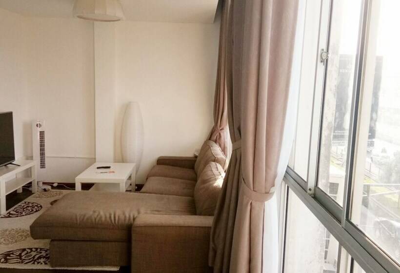 בית מלון כפרי Thekatil Kelana Jaya