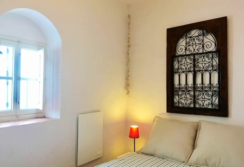 House With 3 Bedrooms In Tarifa, With Wonderful City View, Furnished Terrace And Wifi 500 M From Th