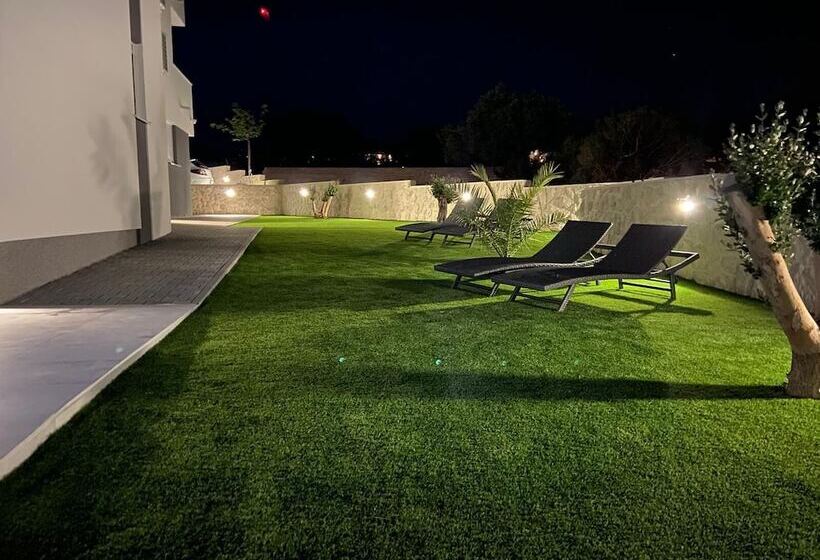 پانسیون Pool Apartments & Rooms Mare