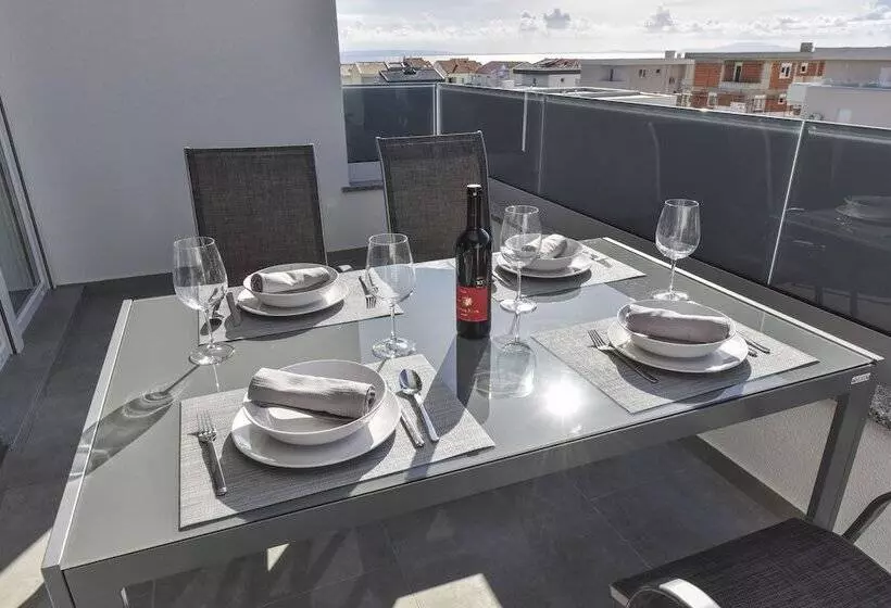 Majatalo Pool Apartments & Rooms Mare