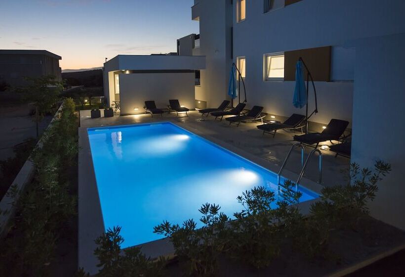 پانسیون Pool Apartments & Rooms Mare