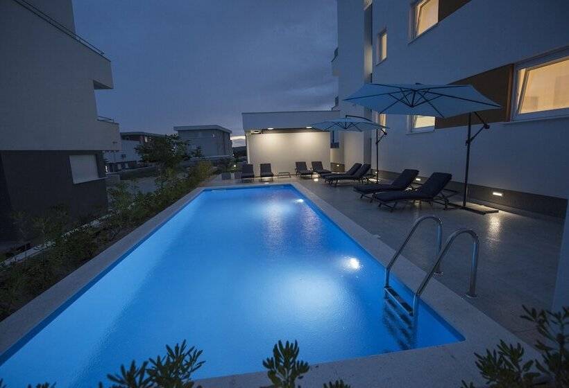 پانسیون Pool Apartments & Rooms Mare