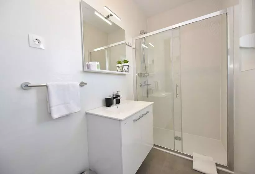 Majatalo Pool Apartments & Rooms Mare