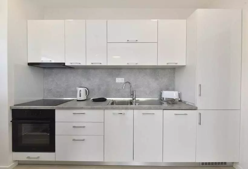 Majatalo Pool Apartments & Rooms Mare