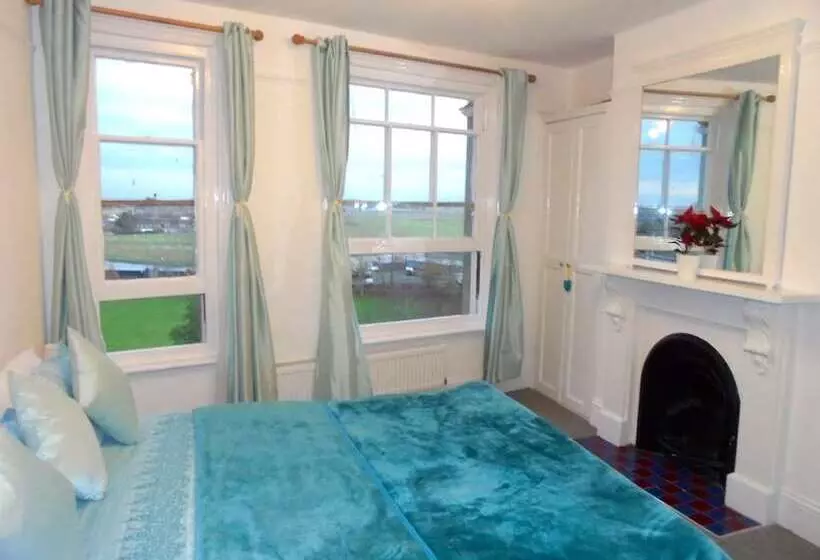 Seaview Cottage