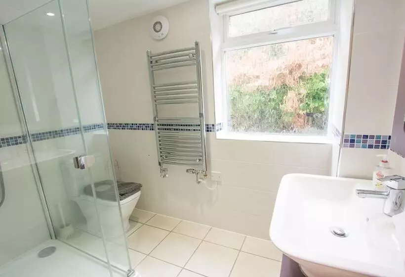 Stables Croyde 4 Bedrooms, Sleeps 8, Sea & Beach Views