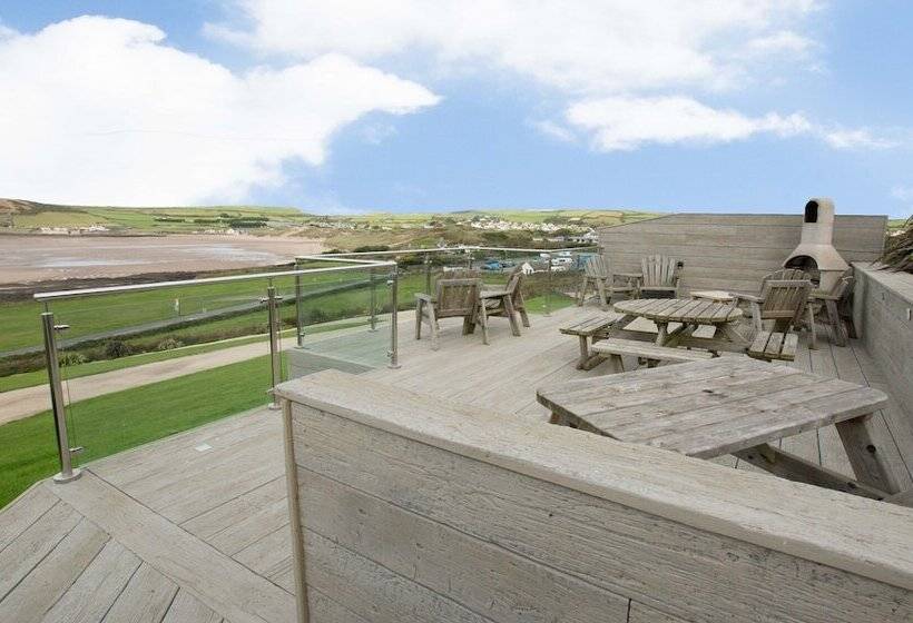 Stables Croyde 4 Bedrooms, Sleeps 8, Sea & Beach Views