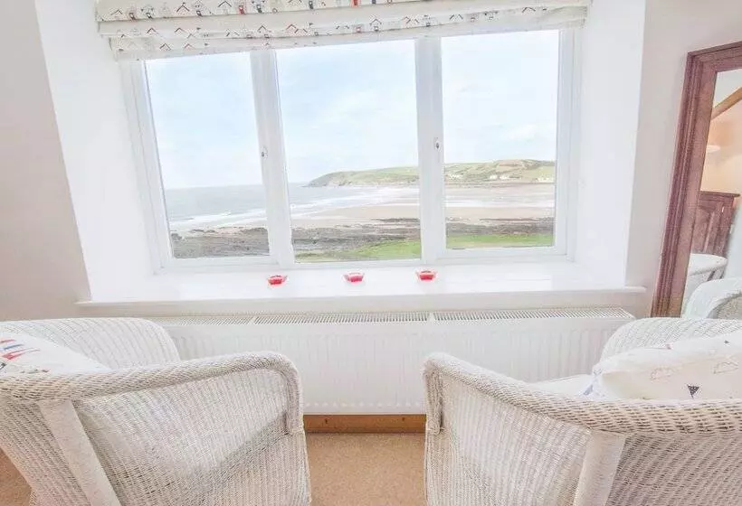 Stables Croyde 4 Bedrooms, Sleeps 8, Sea & Beach Views