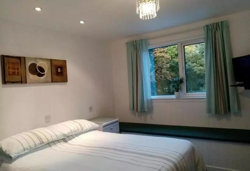 تختخواب و صبحانه The Laurels Guest House