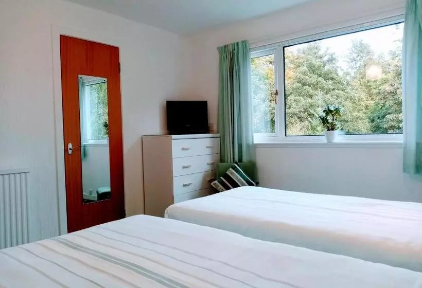 تختخواب و صبحانه The Laurels Guest House