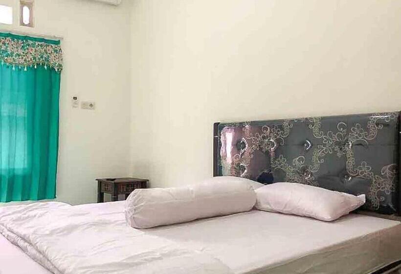 فندق Griya Fadamas Syariah Near Taman Hijau Demangan Madiun Mitra Reddoorz