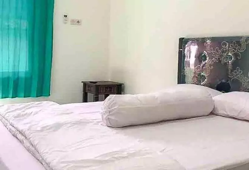 ホテル Griya Fadamas Syariah Near Taman Hijau Demangan Madiun Mitra Reddoorz