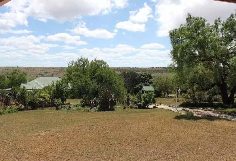 Hotelli Leeuwenbosch Shearers Lodge