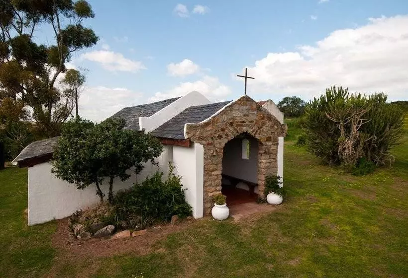 Hotelli Leeuwenbosch Shearers Lodge