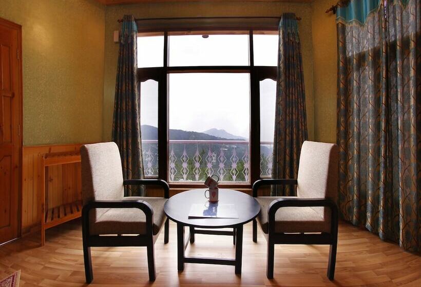 Отель Oyo 5928 Village Live In Resort