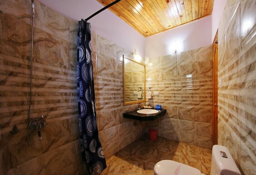 Отель Oyo 5928 Village Live In Resort