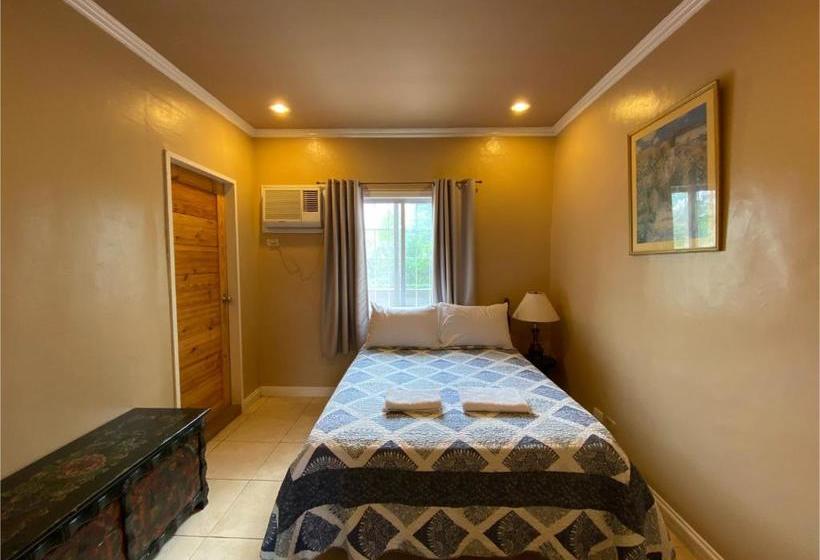 Hotel Oyo 708 Abaseria Deli And Cafe B&b